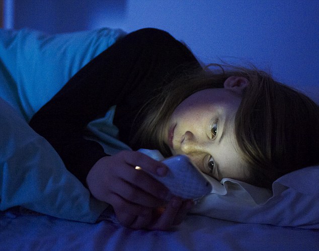 I pericoli di addormentarsi con lo smartphone